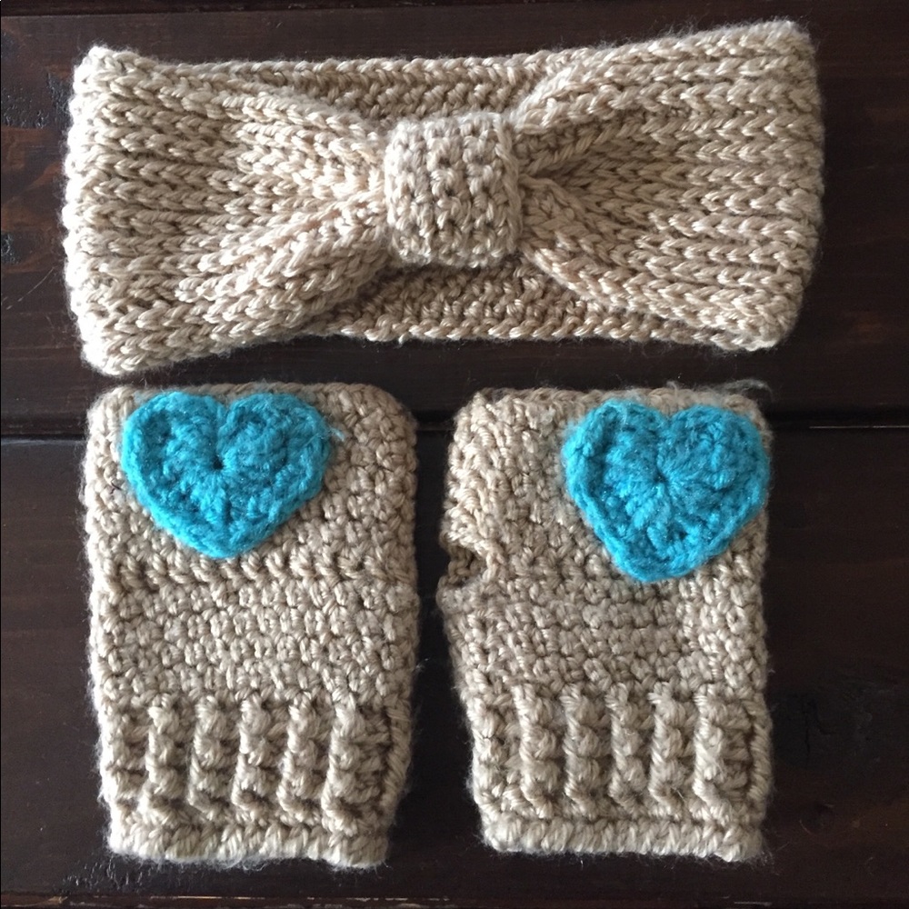 Headband and wrist glove set 💙